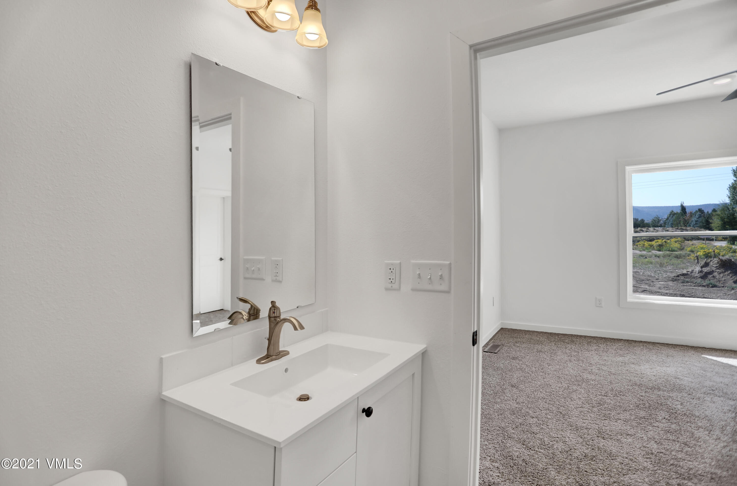 130 Bowie Road Gypsum, CO 81637 - Photo 25 of 37 Master Bathroom (5)