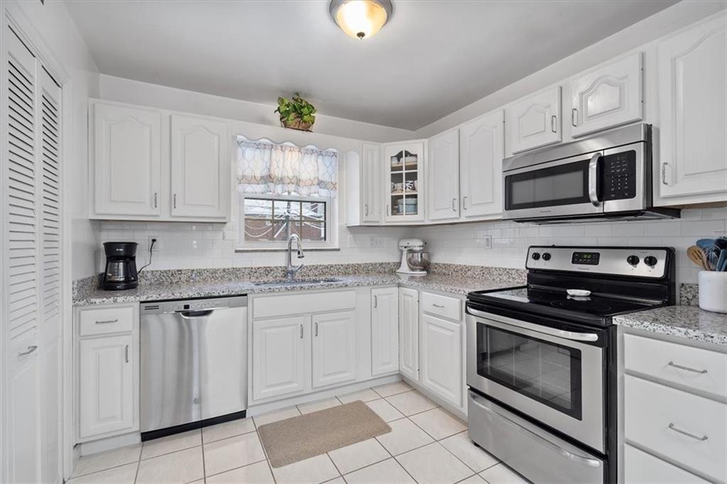 634 Rock Springs Road Pittsburgh, PA 15228 - Photo 9 of 25 Gallery Image 9