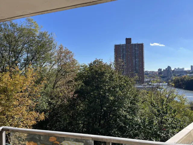 $1,095,000 | 2500 Johnson Avenue North, Unit 2NP | Spuyten Duyvil
