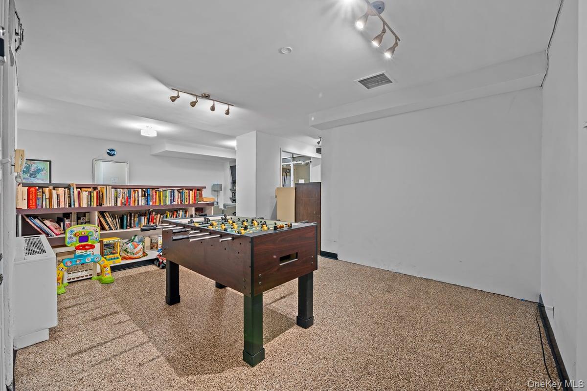 2500 Johnson Avenue North, Unit 2NP Bronx, NY 10463 - Photo 35 of 45 View of rec room