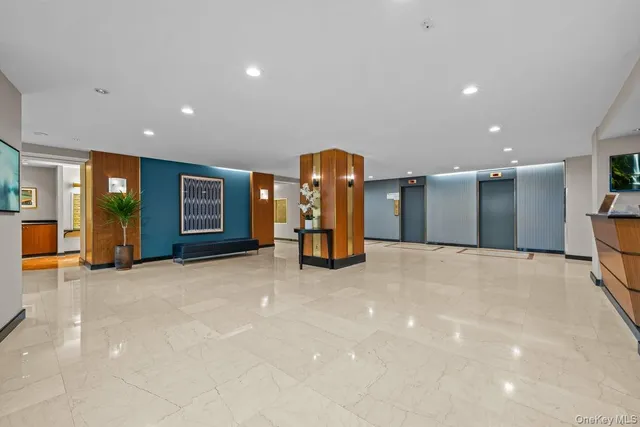 $1,095,000 | 2500 Johnson Avenue North, Unit 2NP | Spuyten Duyvil