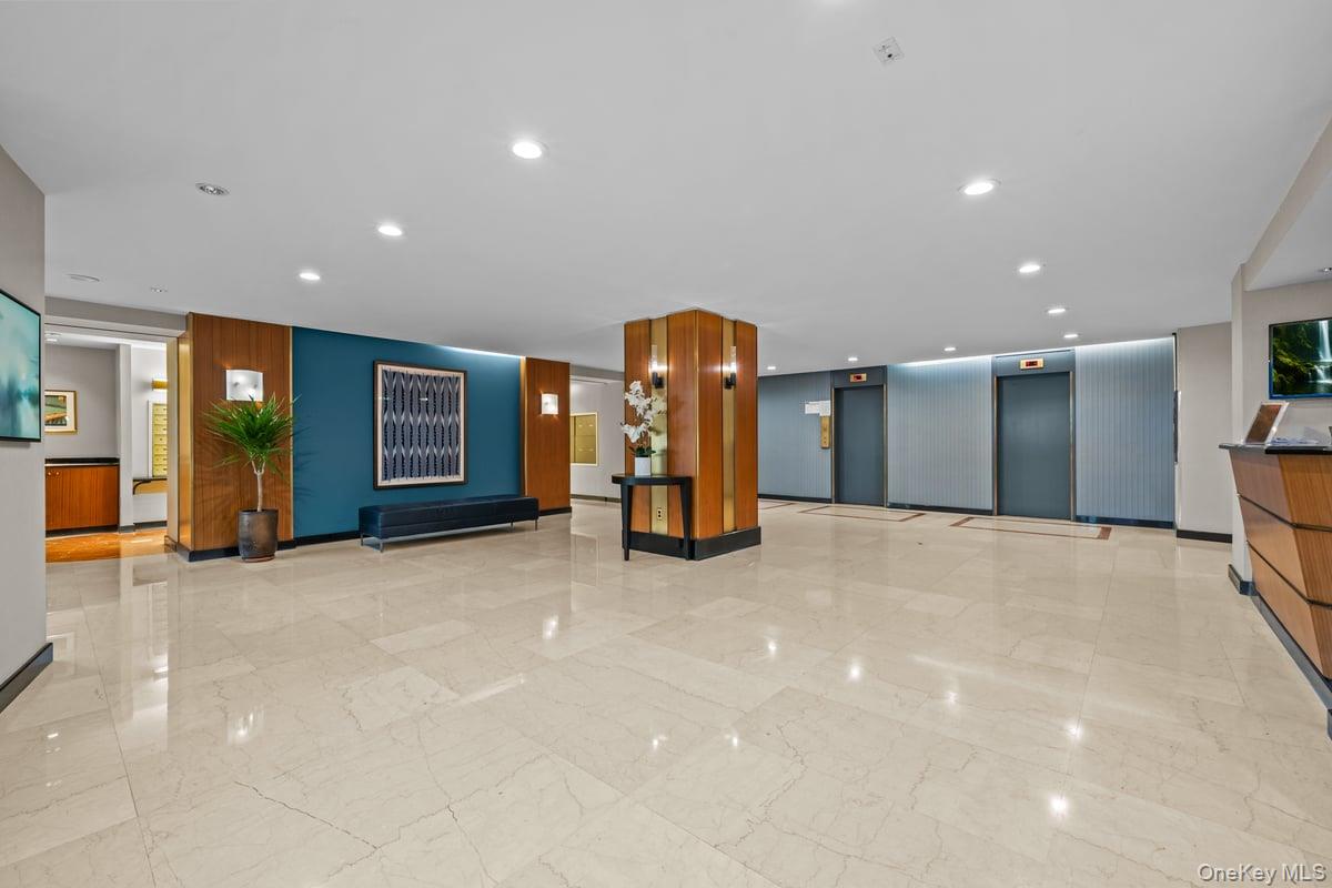 2500 Johnson Avenue North, Unit 2NP Bronx, NY 10463 - Photo 39 of 45 Building lobby featuring recessed lighting