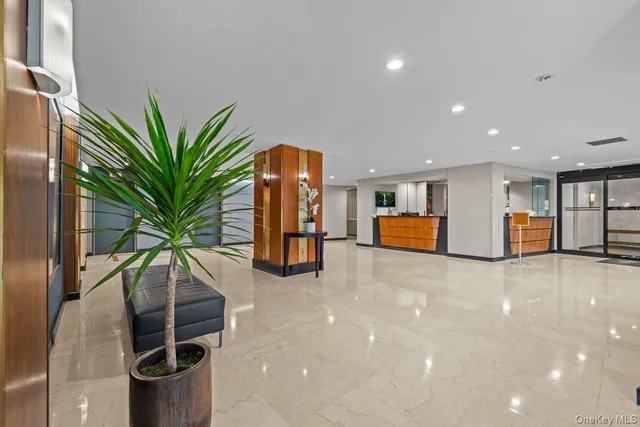 $1,095,000 | 2500 Johnson Avenue North, Unit 2NP | Spuyten Duyvil