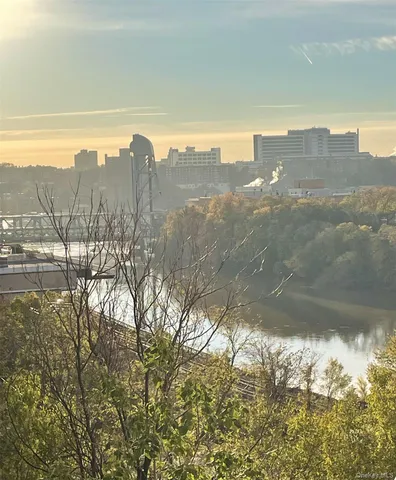 $1,095,000 | 2500 Johnson Avenue North, Unit 2NP | Spuyten Duyvil