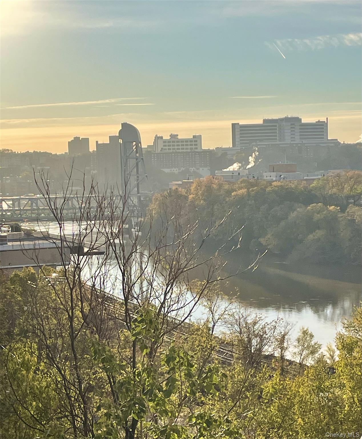 2500 Johnson Avenue North, Unit 2NP Bronx, NY 10463 - Photo 45 of 45 Water view featuring nearby urban area