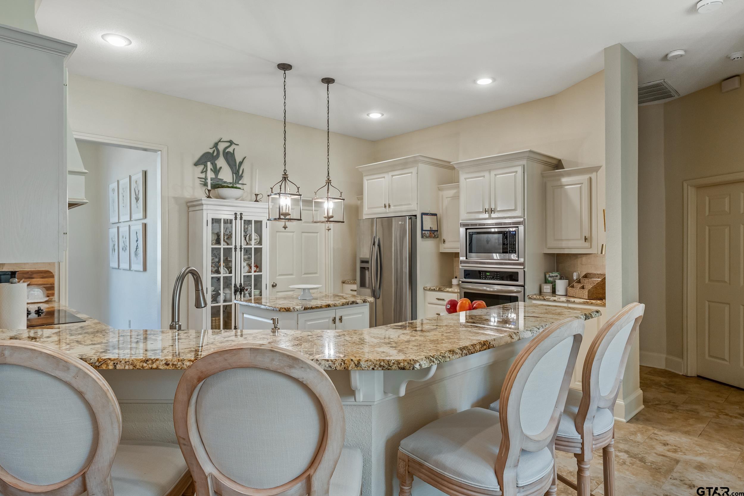 18716 Oakbrook Road Tyler, TX 75703 - Photo 16 of 44