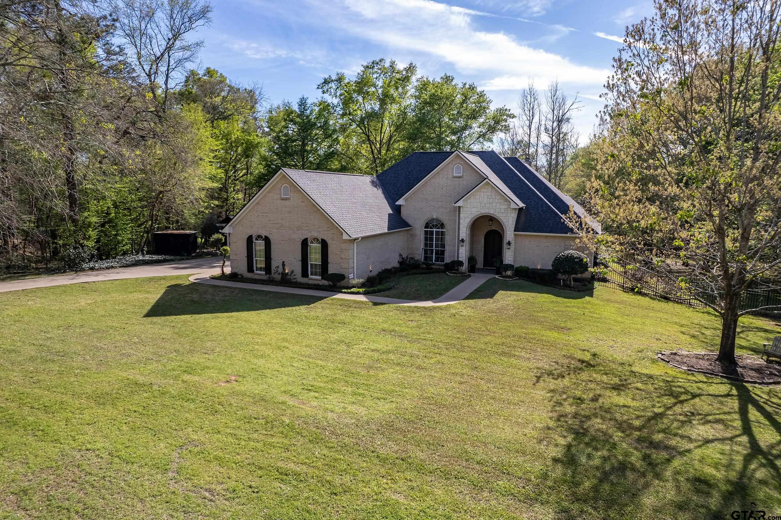 18716 Oakbrook Road Tyler, TX 75703 - Photo 3 of 44