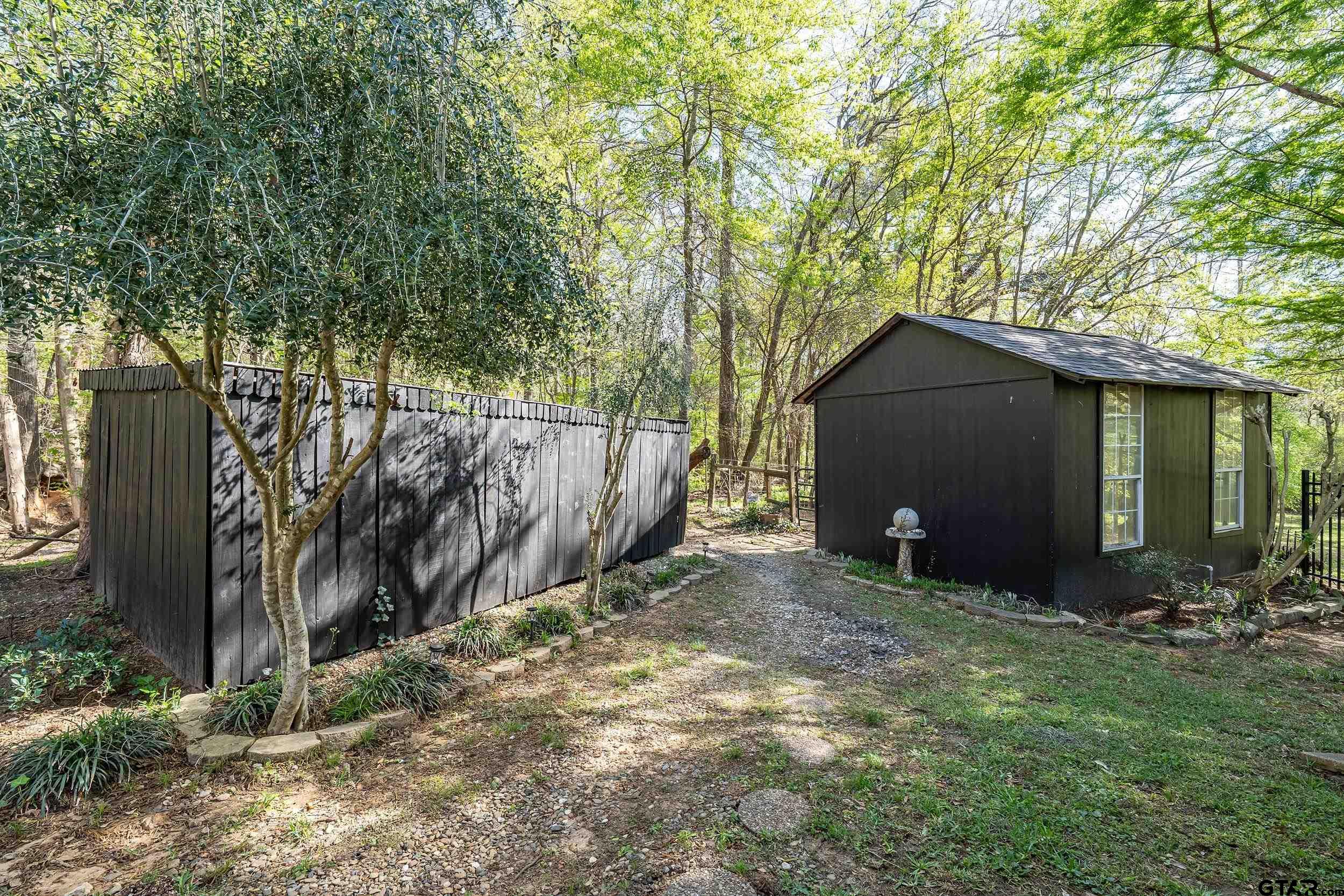 18716 Oakbrook Road Tyler, TX 75703 - Photo 36 of 44