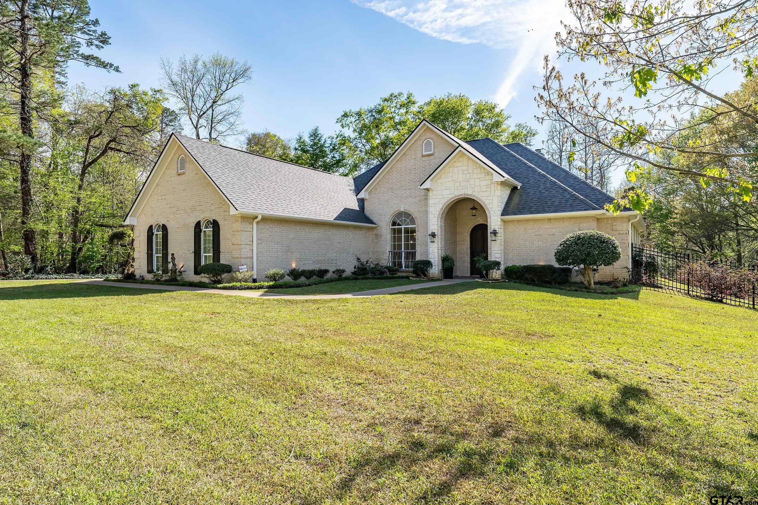 18716 Oakbrook Road Tyler, TX 75703 - Photo 5 of 44