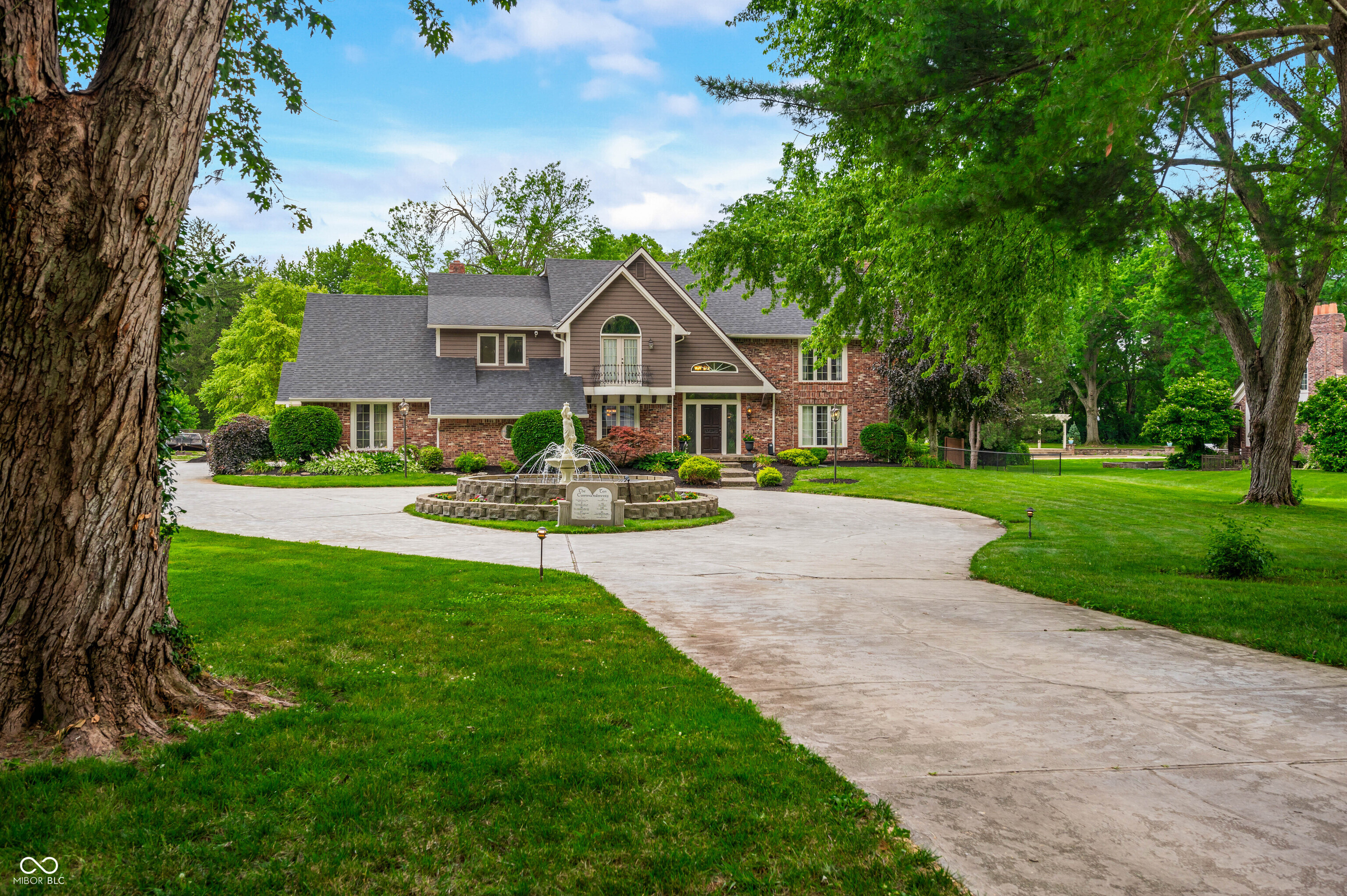 115 Jordan Road Indianapolis, IN 46217 - Photo 2 of 136