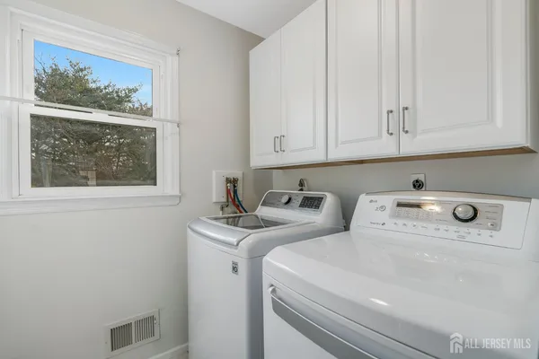 $650,000 | 128 Hazelwood Avenue, Middlesex, NJ 08846