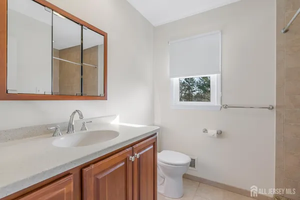 $650,000 | 128 Hazelwood Avenue, Middlesex, NJ 08846