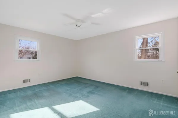 $650,000 | 128 Hazelwood Avenue, Middlesex, NJ 08846