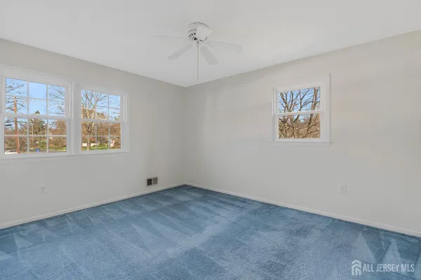 $650,000 | 128 Hazelwood Avenue, Middlesex, NJ 08846