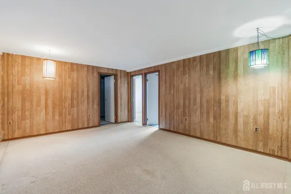 $650,000 | 128 Hazelwood Avenue, Middlesex, NJ 08846