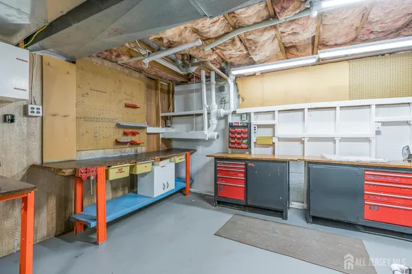 $650,000 | 128 Hazelwood Avenue, Middlesex, NJ 08846