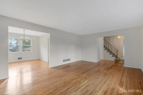 $650,000 | 128 Hazelwood Avenue, Middlesex, NJ 08846