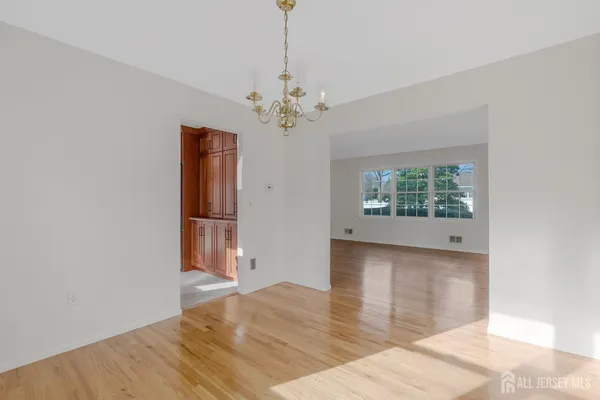 $650,000 | 128 Hazelwood Avenue, Middlesex, NJ 08846