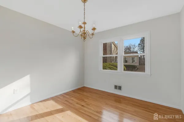 $650,000 | 128 Hazelwood Avenue, Middlesex, NJ 08846