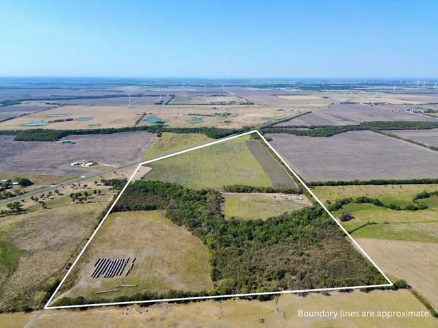 $550,000 | 7668 West W Highway, Mart, TX 76664