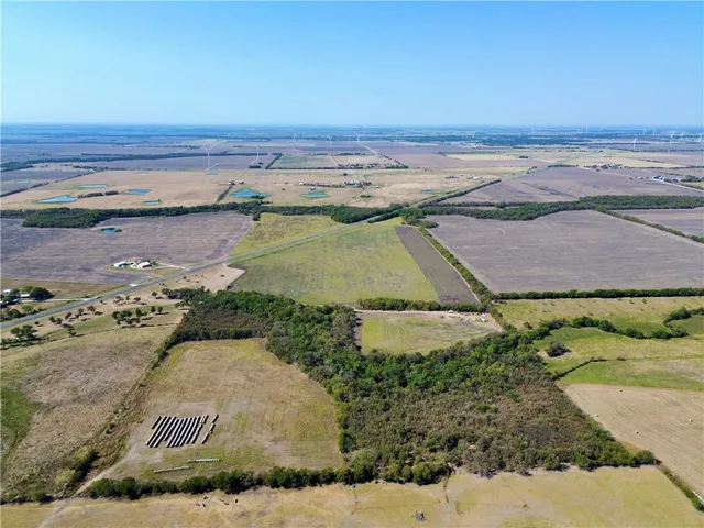 $550,000 | 7668 West W Highway, Mart, TX 76664