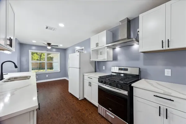 $2,700 | 8519 Hatton Street, Houston, TX 77025