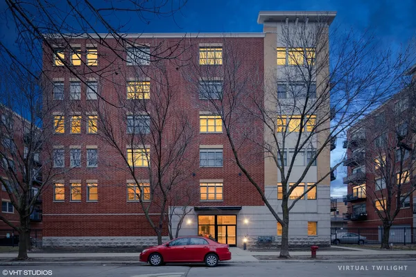 $3,250 | 2320 West St Paul Avenue, Unit 202, Chicago, IL 60647