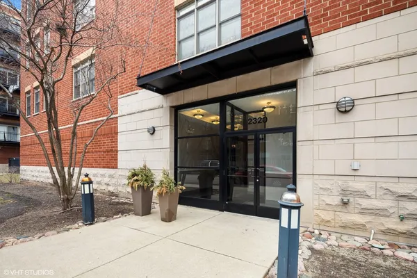 $3,250 | 2320 West St Paul Avenue, Unit 202, Chicago, IL 60647