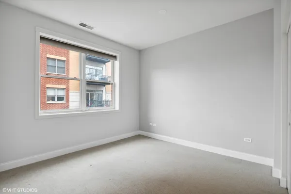 $3,250 | 2320 West St Paul Avenue, Unit 202, Chicago, IL 60647