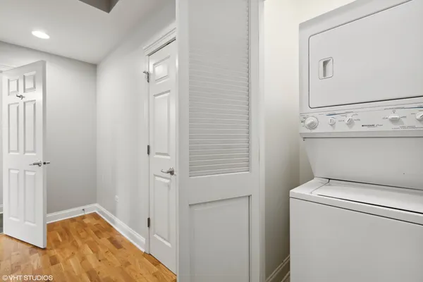 $3,250 | 2320 West St Paul Avenue, Unit 202, Chicago, IL 60647