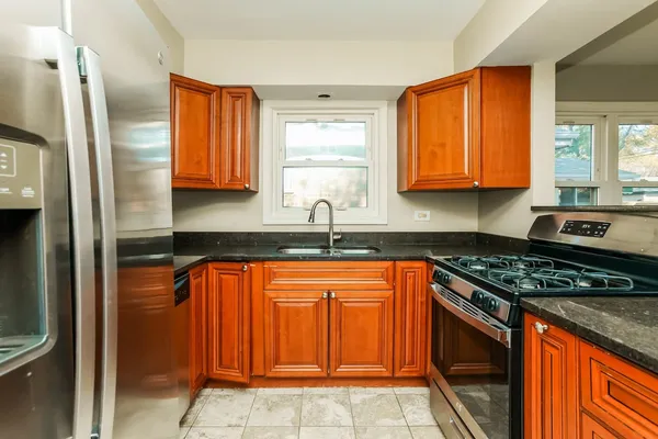 $2,445 | 10115 South California Avenue, Chicago, IL 60655