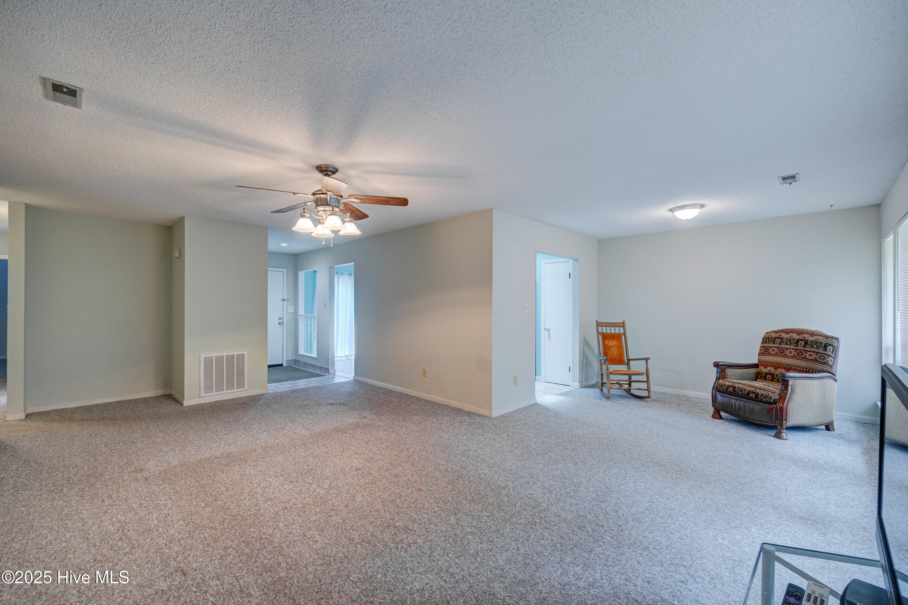 103 Holly Tree Lane Hampstead, NC 28443 - Photo 10 of 36 Living Room