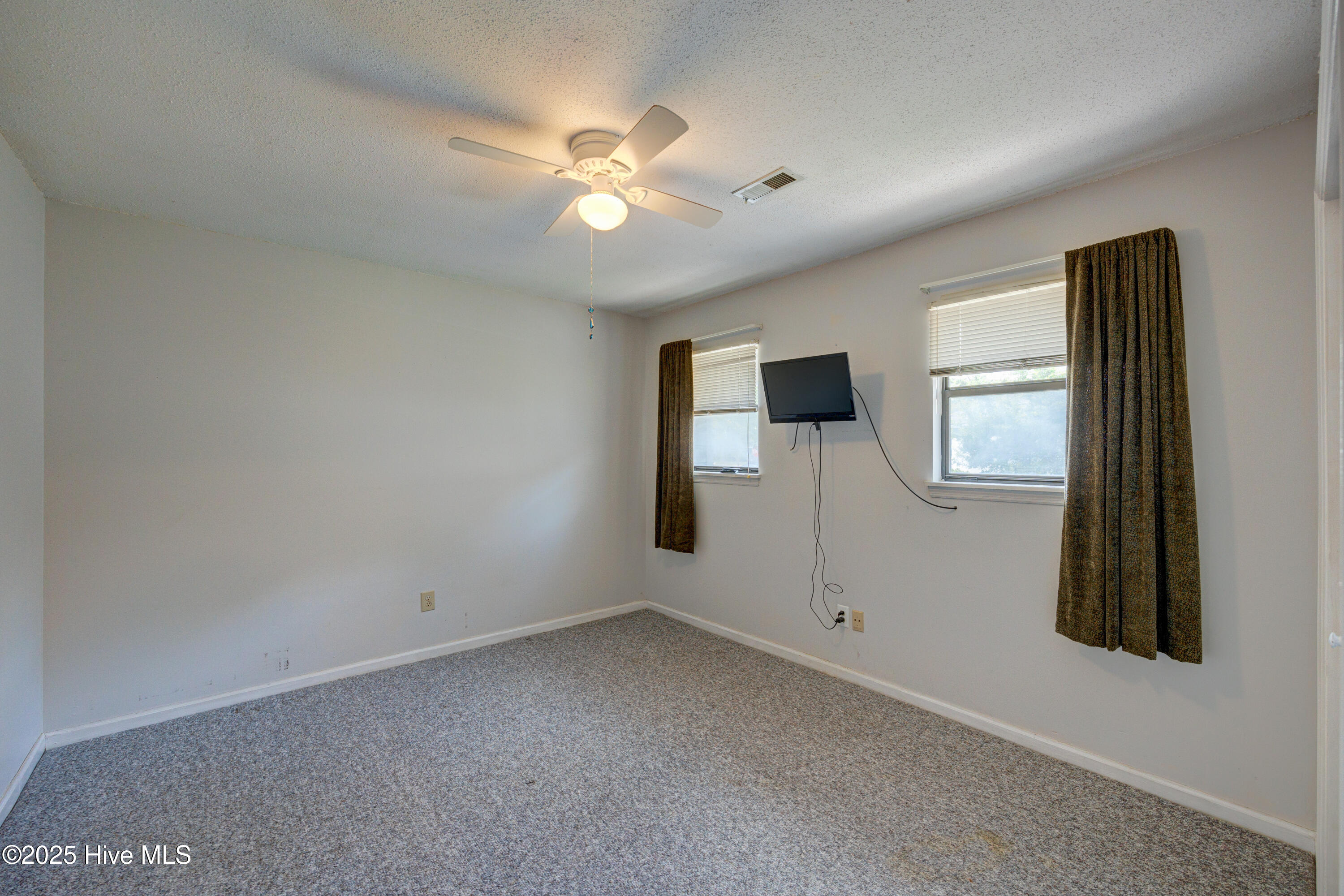 103 Holly Tree Lane Hampstead, NC 28443 - Photo 27 of 36 2nd Bedroom
