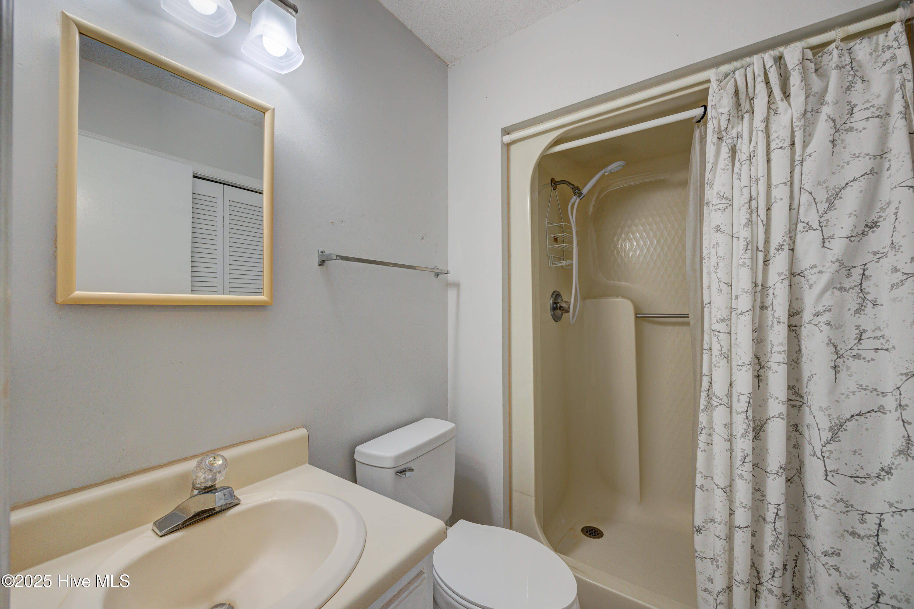 103 Holly Tree Lane Hampstead, NC 28443 - Photo 29 of 36 2nd Bath