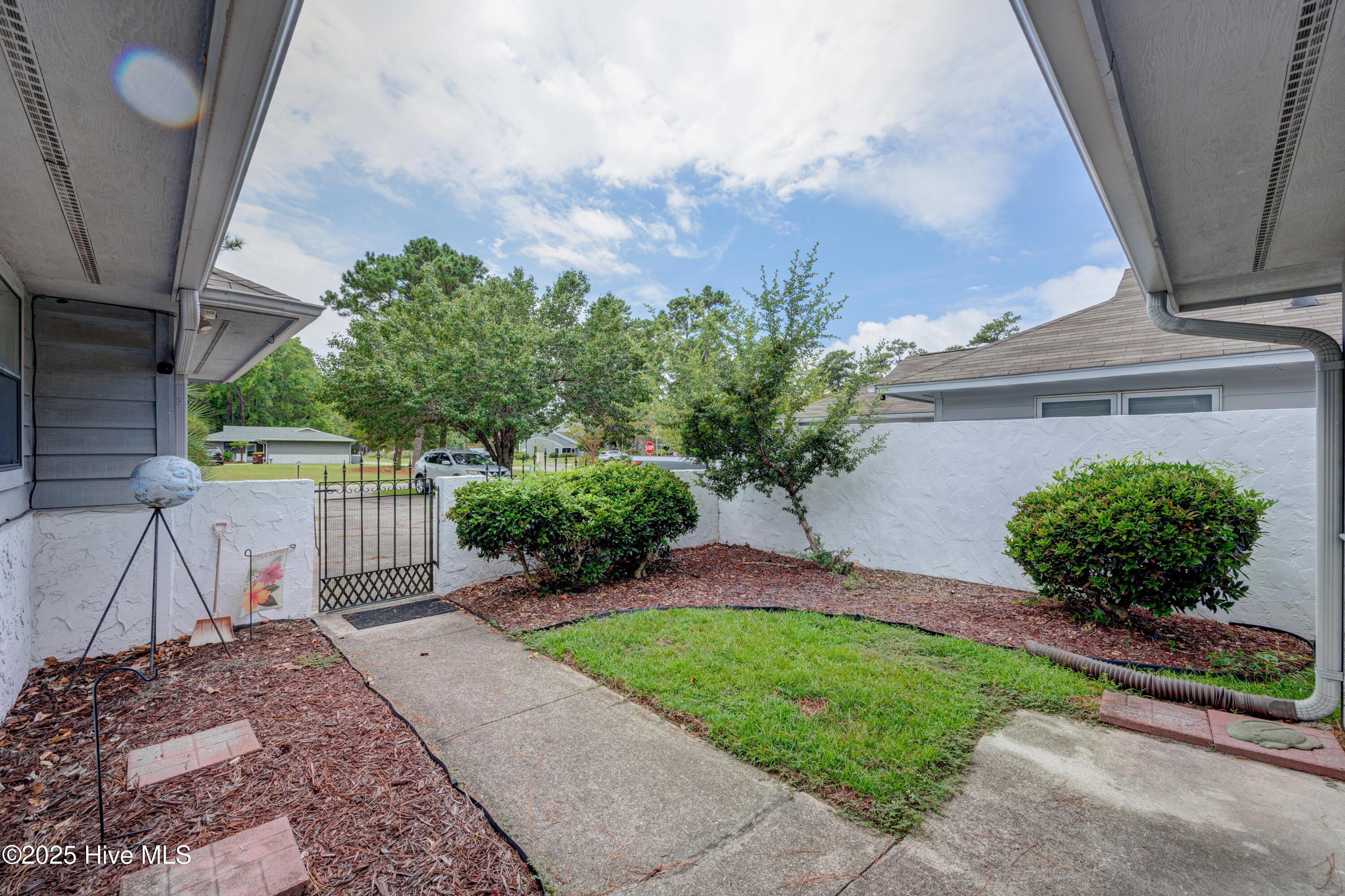 103 Holly Tree Lane Hampstead, NC 28443 - Photo 6 of 36 103HollyTreeLane(13)