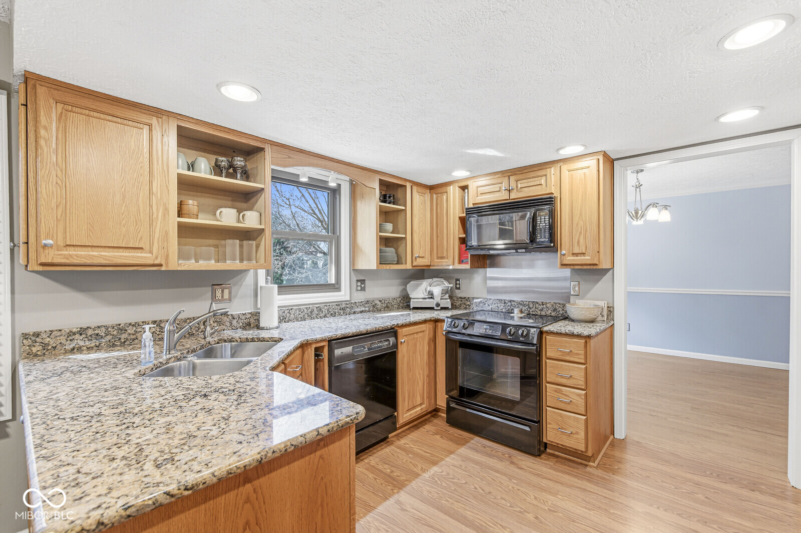 2809 Amherst Street Indianapolis, IN 46268 - Photo 11 of 46