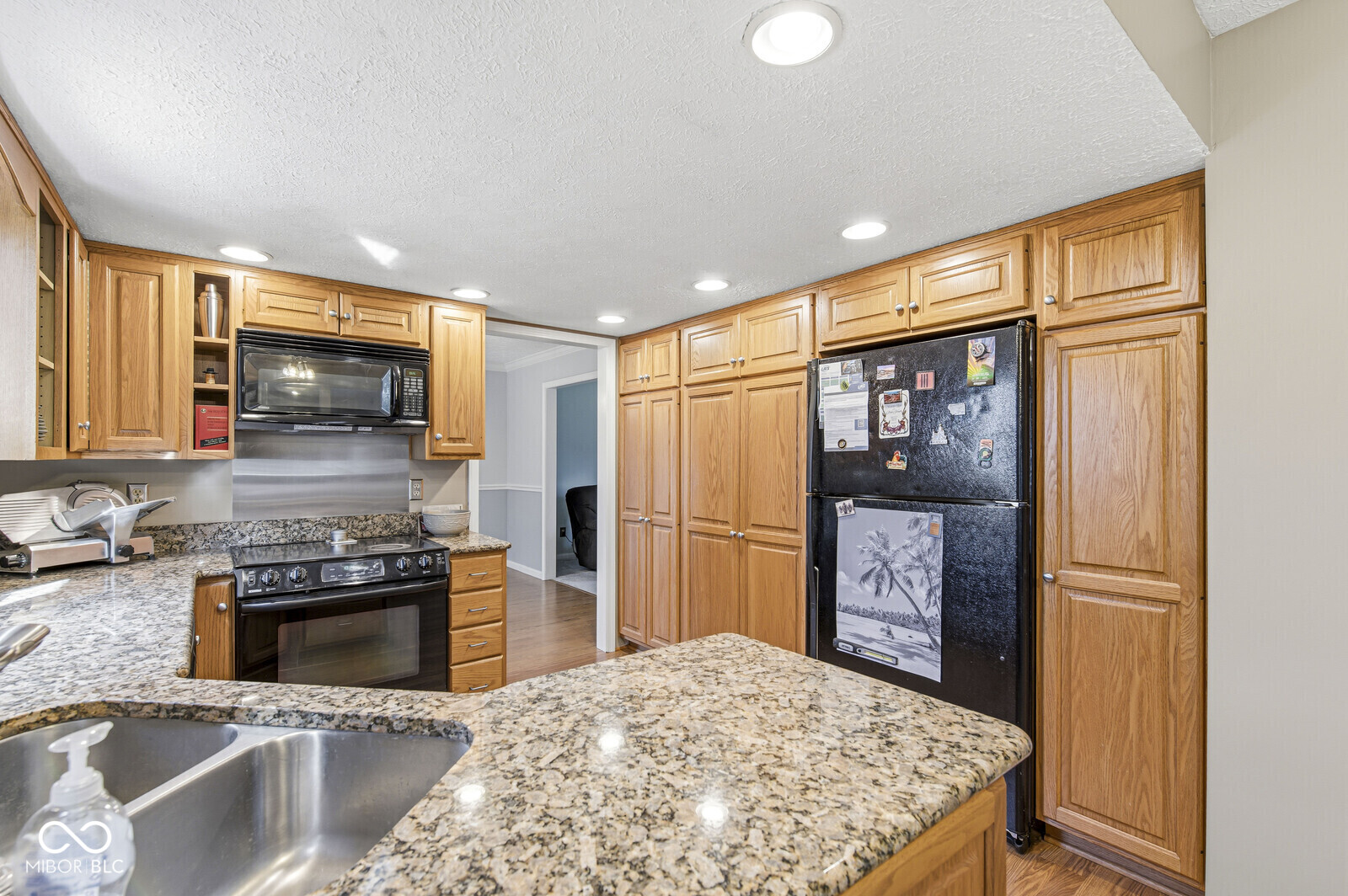 2809 Amherst Street Indianapolis, IN 46268 - Photo 12 of 46