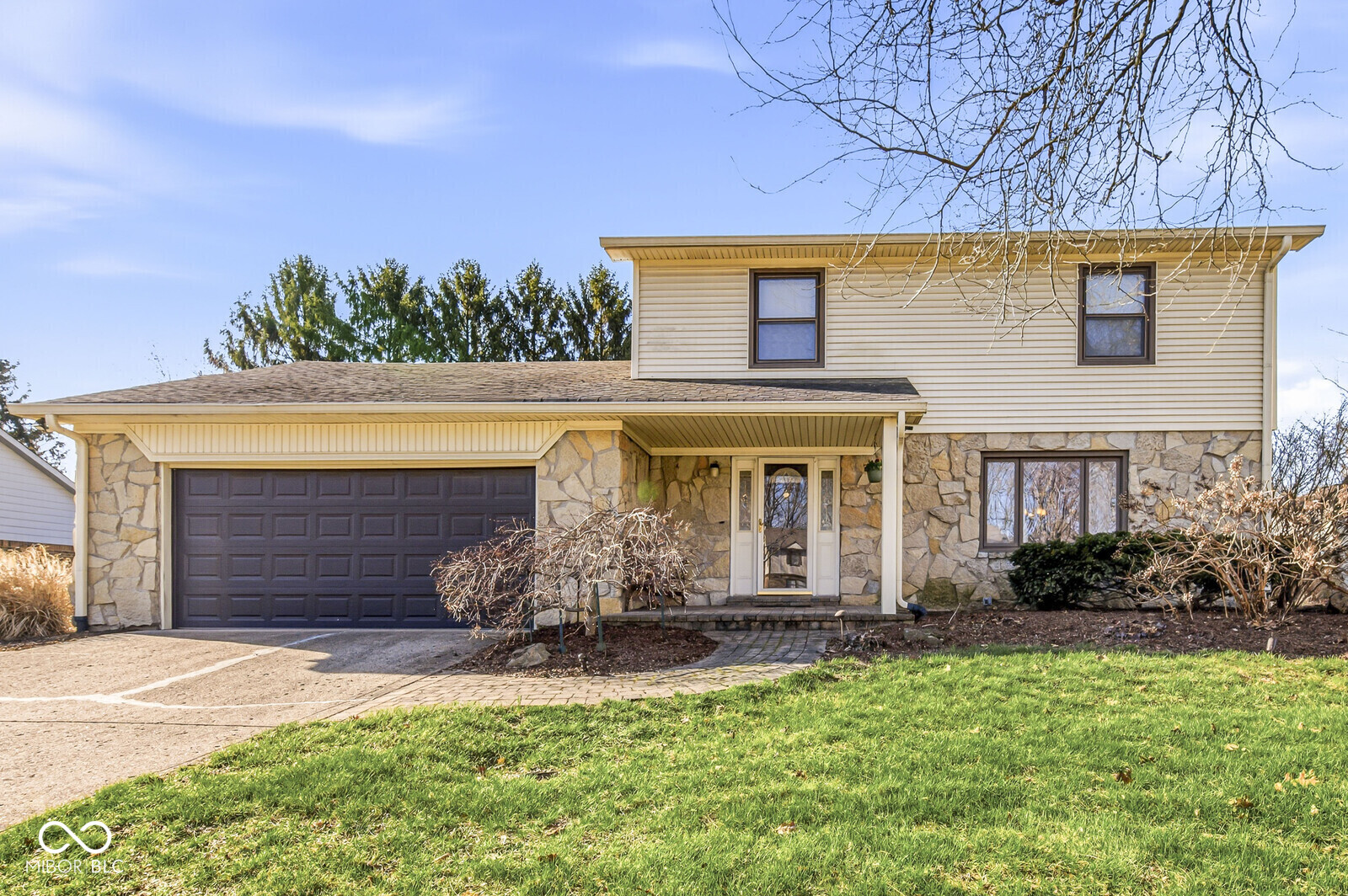 2809 Amherst Street Indianapolis, IN 46268 - Photo 2 of 46