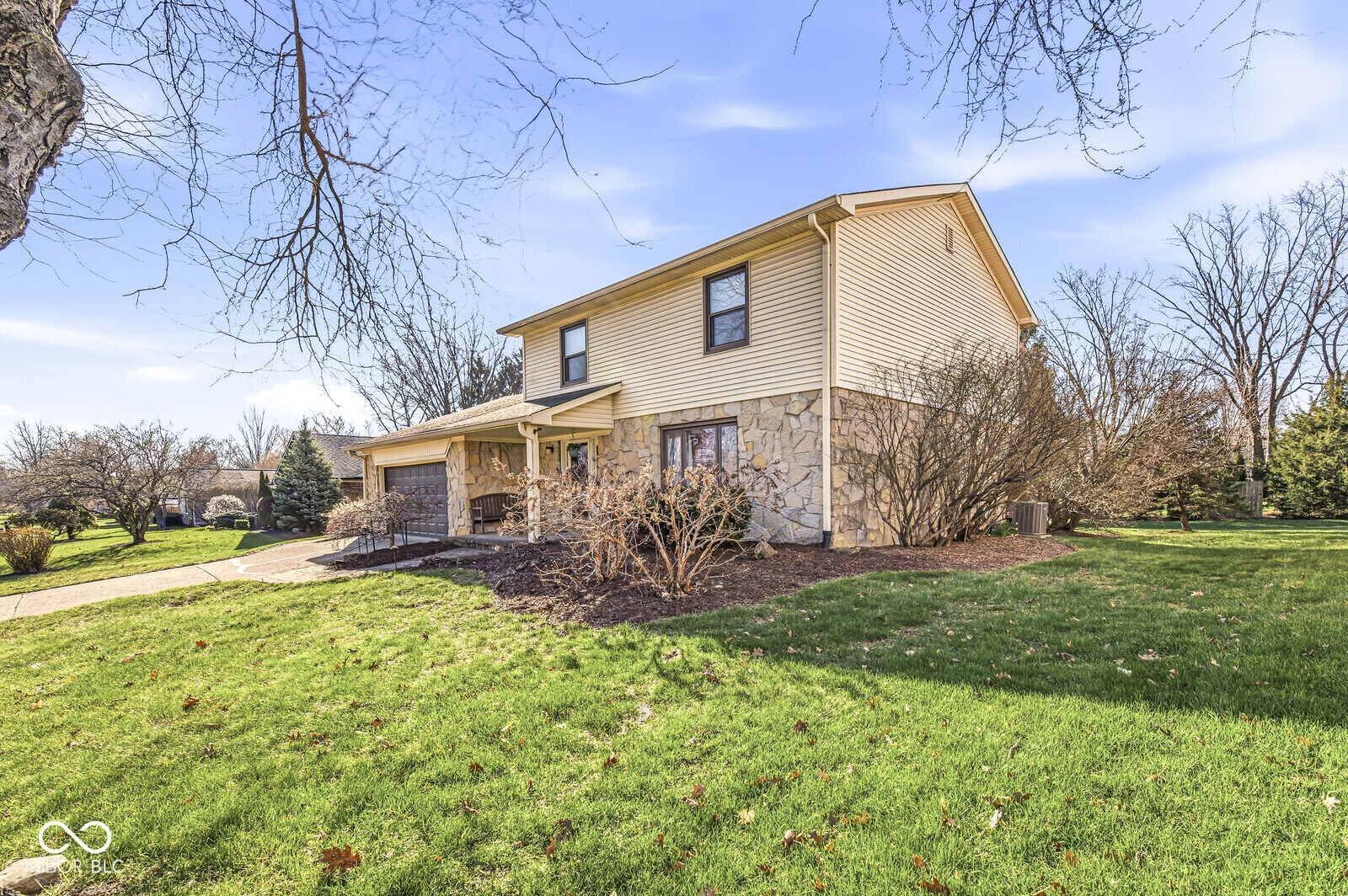 2809 Amherst Street Indianapolis, IN 46268 - Photo 4 of 46
