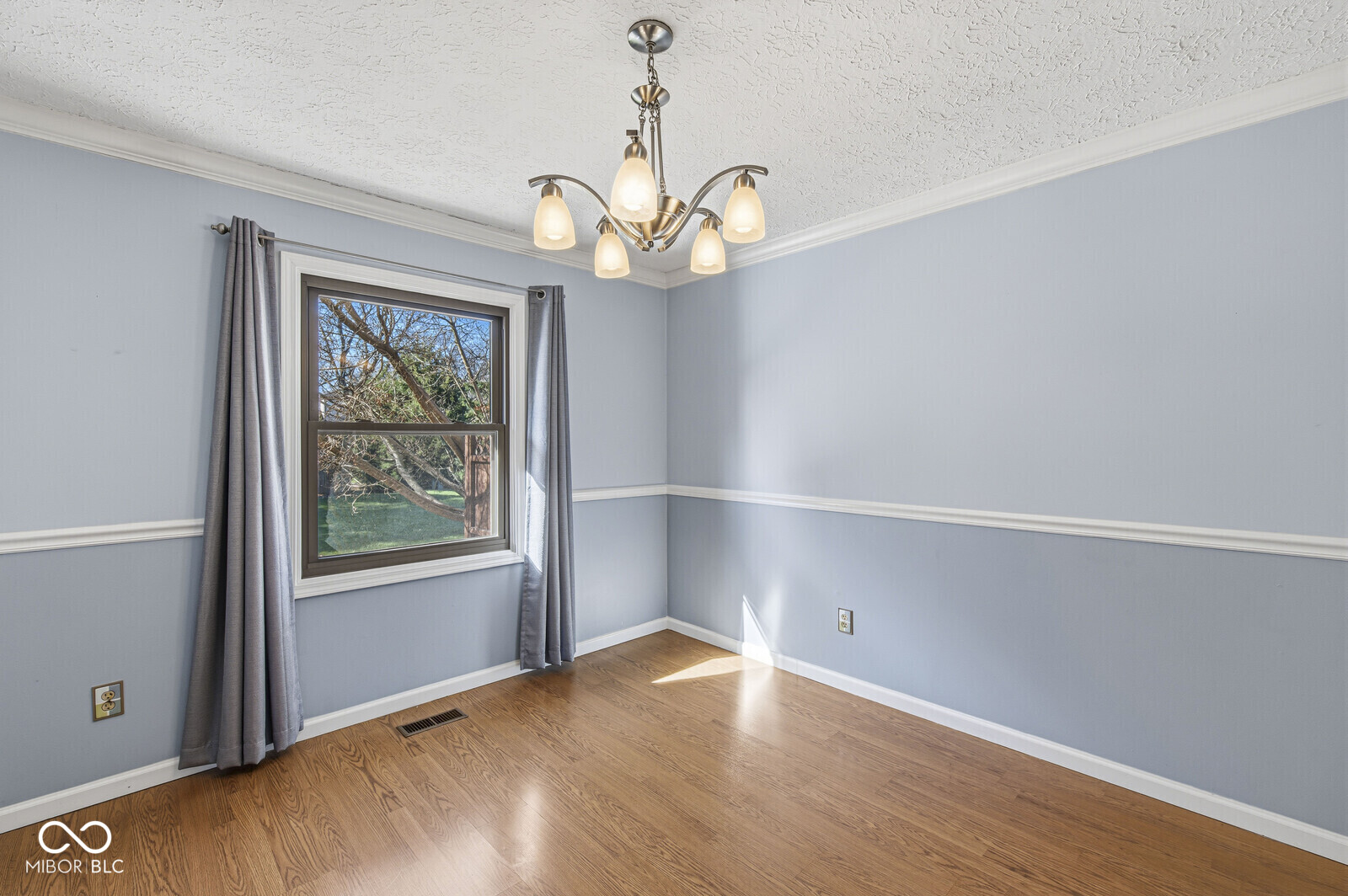2809 Amherst Street Indianapolis, IN 46268 - Photo 8 of 46