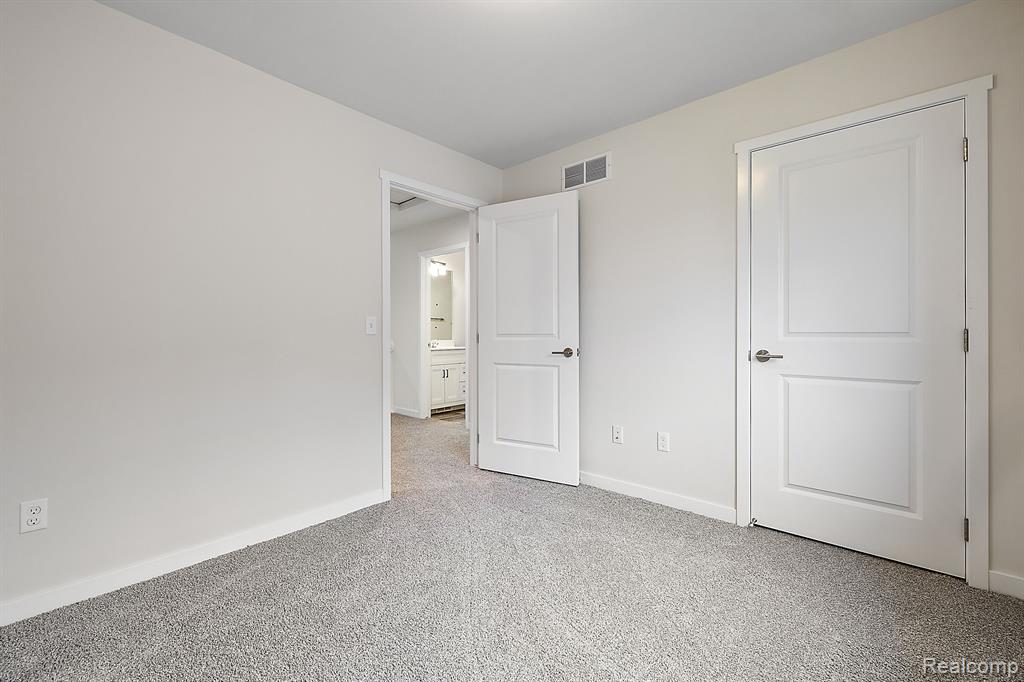 2829 Walsh Drive Rochester Hills, MI 48309 - Photo 33 of 40