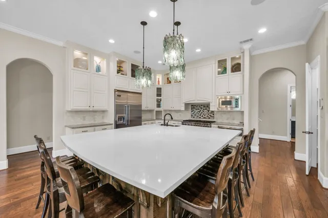 $3,200,000 | 31 Maymont Way, The Woodlands, TX 77382