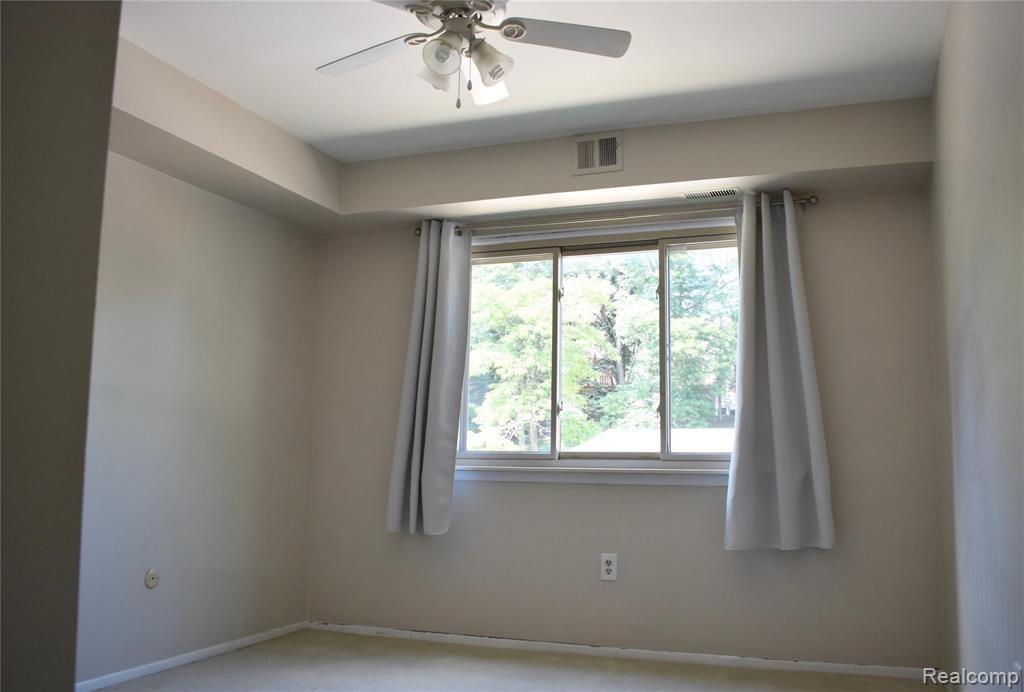 1687 Riverside Drive Rochester Hills, MI 48309 - Photo 45 of 58