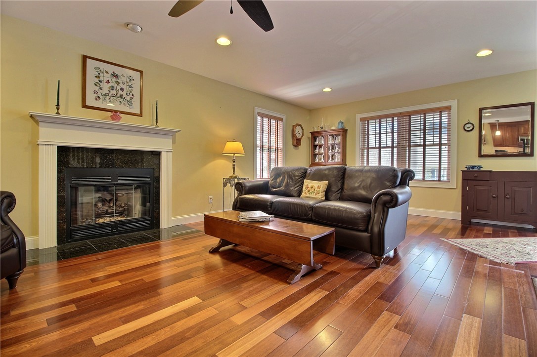10 Crestview Drive, Unit 5 Westerly, RI 02891 - Photo 4 of 28