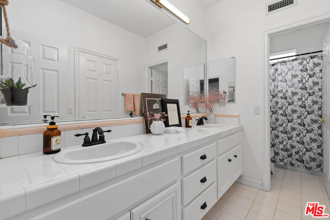 25514 Brighton Place Stevenson Ranch, CA 91381 - Photo 25 of 44