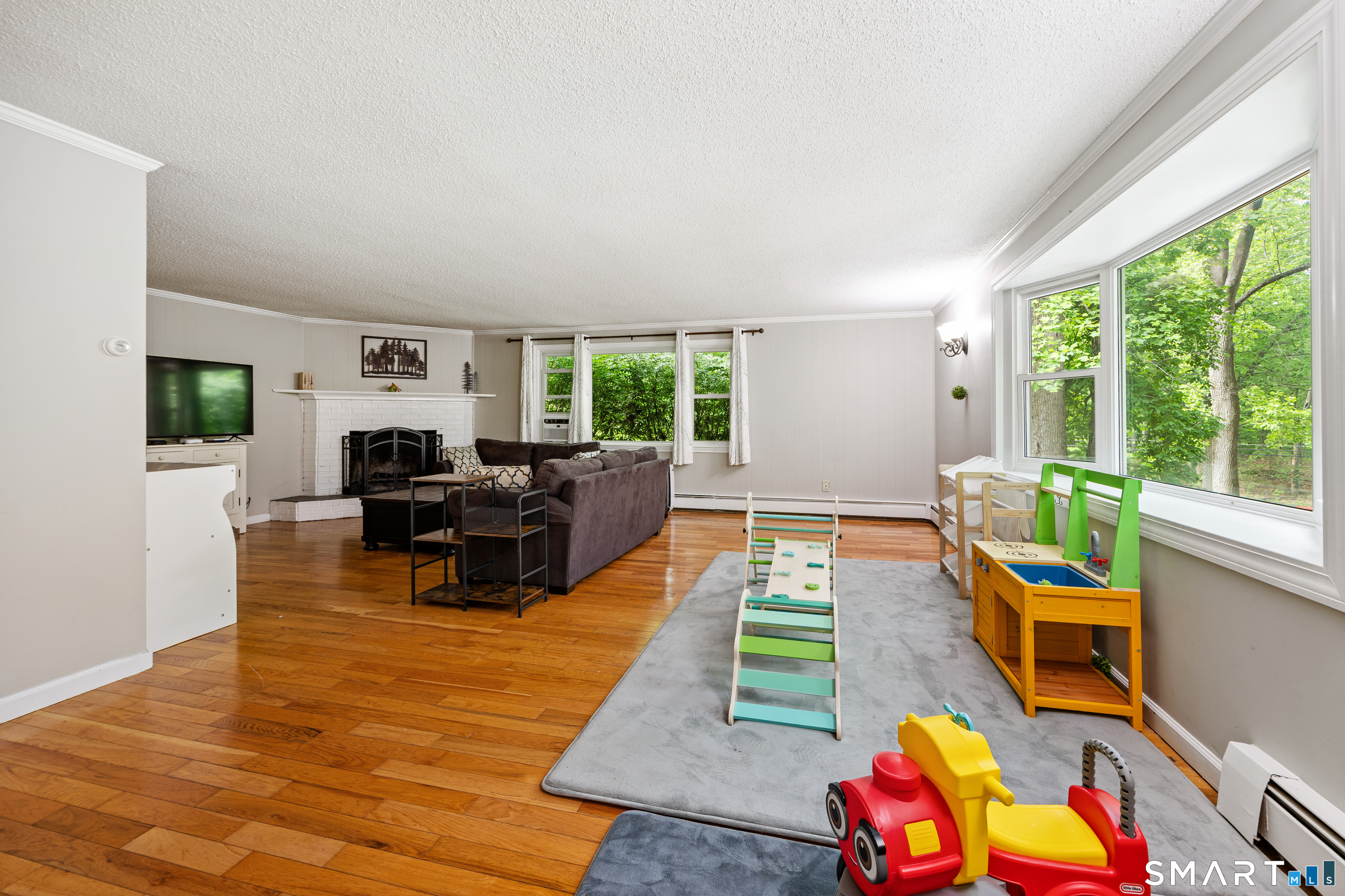 825 Neipsic Road Glastonbury, CT 06033 - Photo 16 of 40