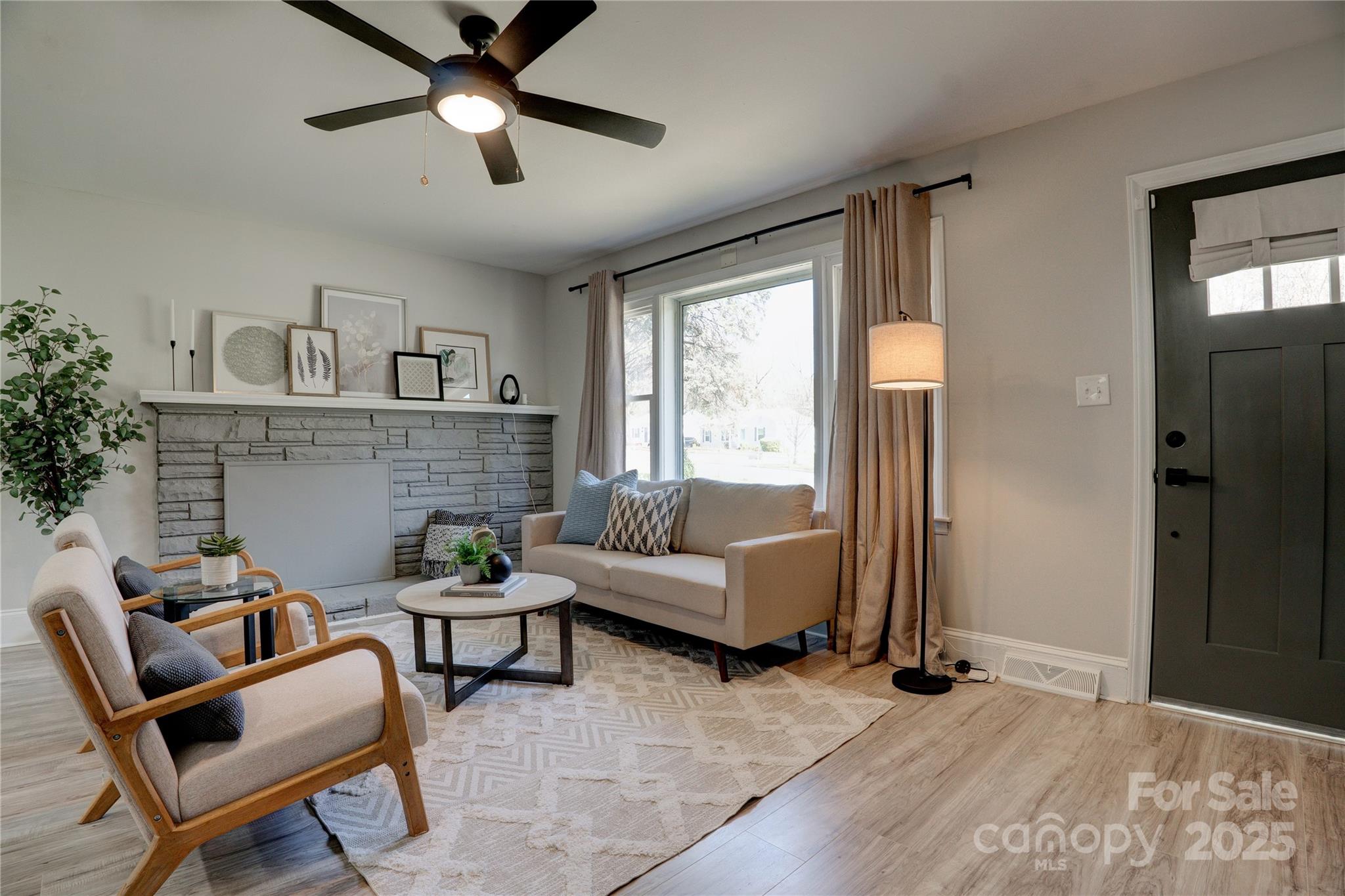 2624 Ashley Road Charlotte, NC 28208 - Photo 3 of 21 Gallery Image 3