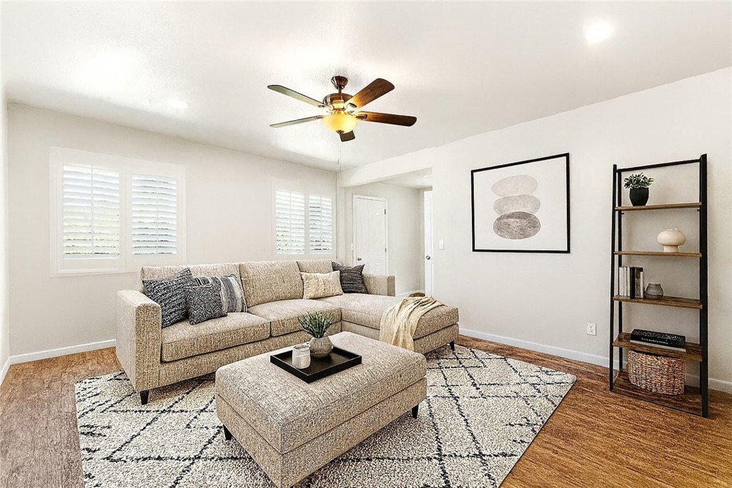 131 South Brandon Road Fallbrook, CA 92028 - Photo 6 of 39 Family Room - Virtually staged
