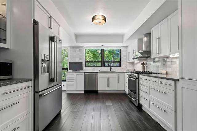 $975,000 | 20413 Crickett Lane, Lenexa, KS 66220