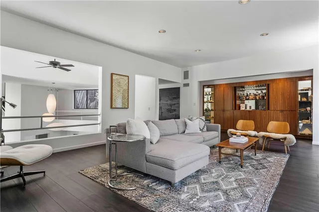 $975,000 | 20413 Crickett Lane, Lenexa, KS 66220